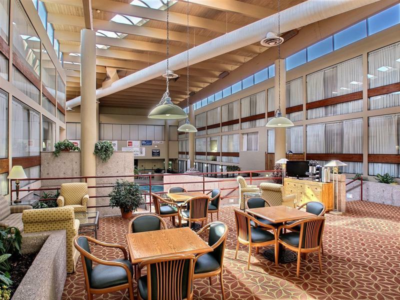 Hotel Muscatine エクステリア 写真
